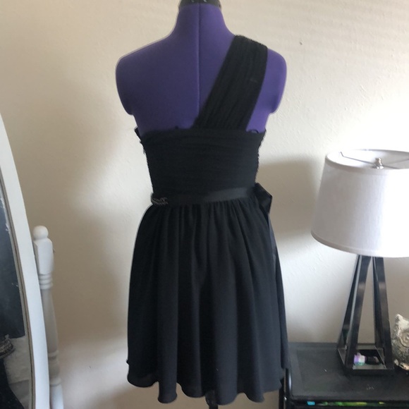 LBD one shoulder black dress - Picture 4 of 5